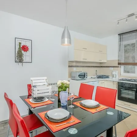 Cozy In Apartament Vrbnik (Primorje-Gorski Kotar)